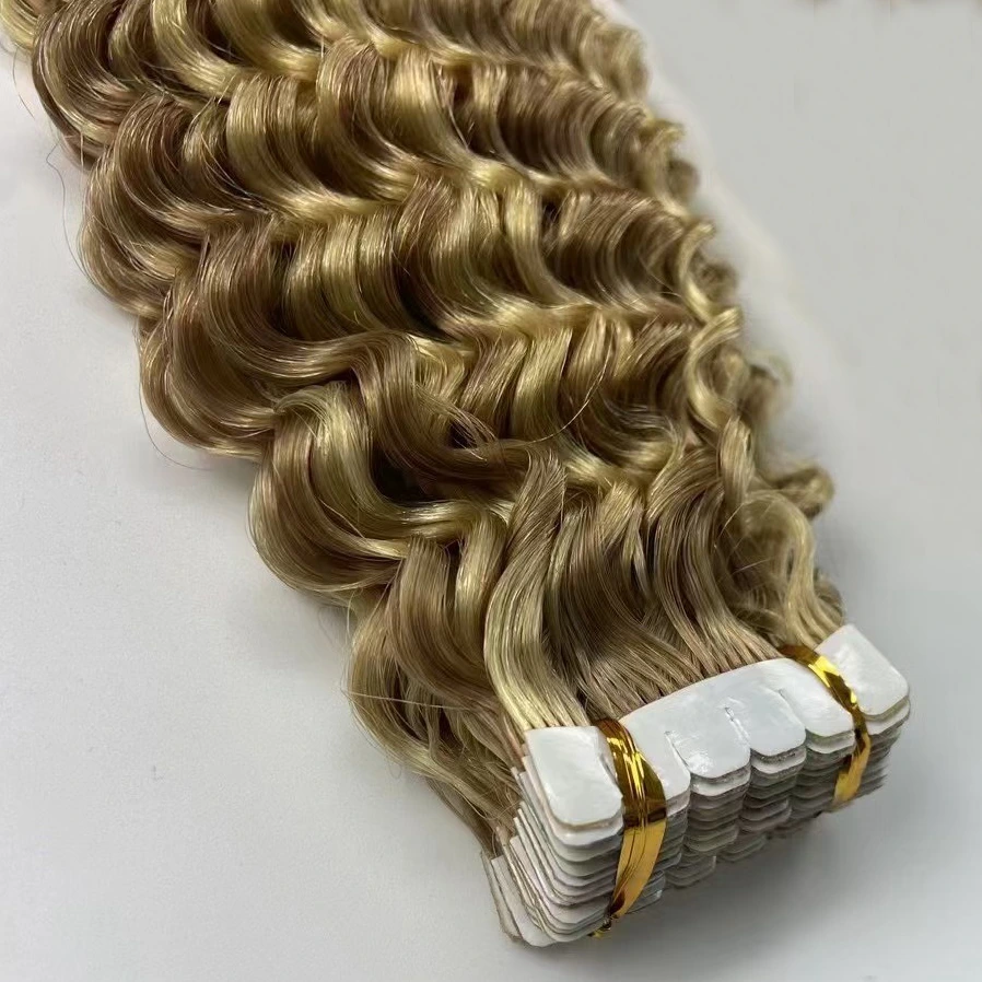 Lockiges Tape in Haarverlängerungen